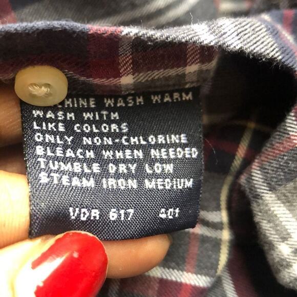 Nautica Plaid Button-Down Shirt XL Navy Blue Work or Casual Excellent Condition - Picture 10 of 12